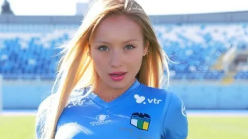 Daniella Chávez coquetea con los hinchas de la U tras el triunfo de O'Higgins