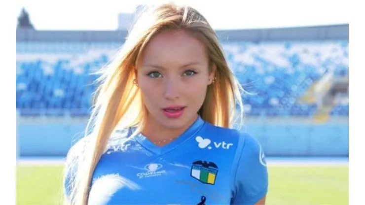 Daniella Chávez coquetea con los hinchas de la U tras el triunfo de O'Higgins