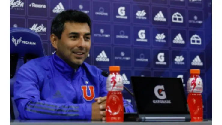 Carlos Véliz saca pecho con el triunfo de la U femenina ante Palestino en La Cisterna: "Contentos por el resultado en una cancha que es muy difícil"
