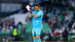 Claudio Bravo fue titular en la victoria del Betis por la UEFA Europa League.
