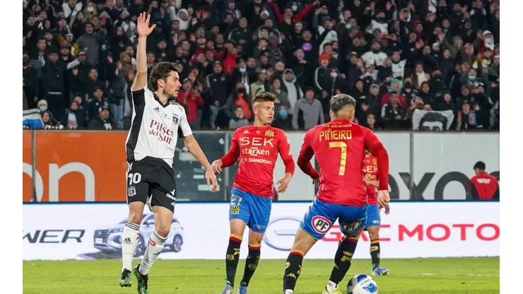 Rojas vio minutos en la goleada alba ante los hispanos.