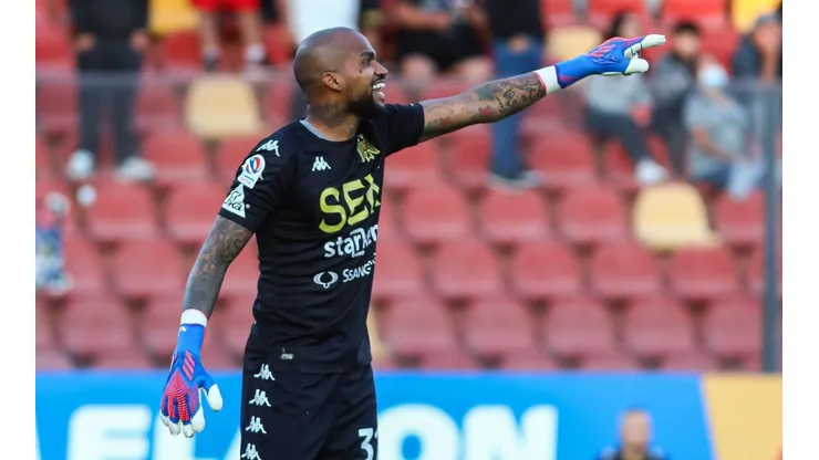 Luis Mejía confía en que Unión Española aún puede luchar por el Campeonato