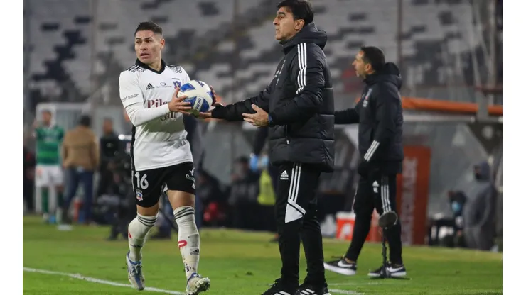 Gustavo Quinteros está inquieto con el plano defensivo y quiere que se dejen atrás los líos por balón detenido.