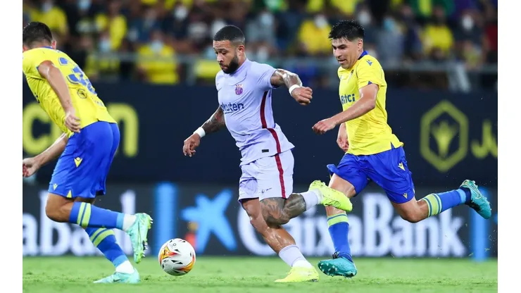 El Cádiz de Tomás Alarcón recibe al Barcelona por La Liga.