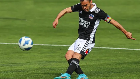 Gabriel Suazo está bien apoyado en Colo Colo, a pesar de su frustrada salida a Europa. Gustavo Quinteros sabe que el jugador podrá salir desde el Monumental a otra liga.