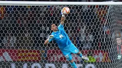 Claudio Bravo podría ser titular en el arco del Real Betis.
