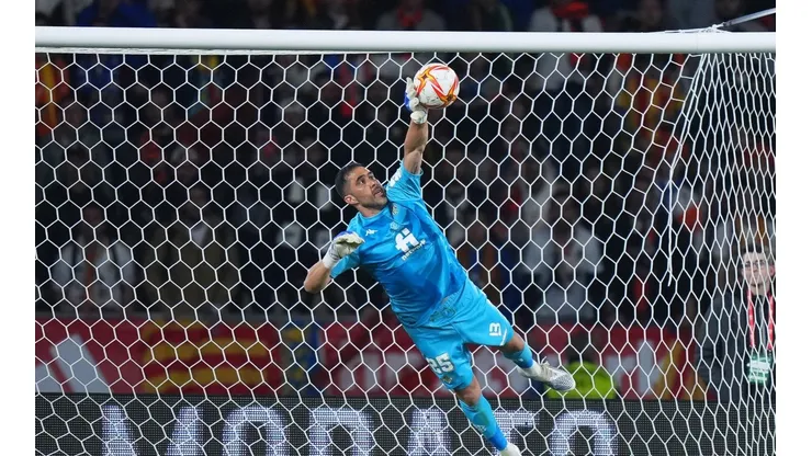 Claudio Bravo podría ser titular en el arco del Real Betis.
