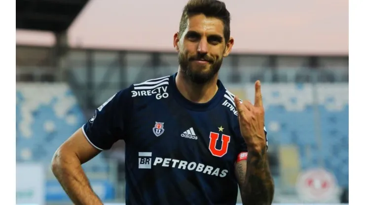 Joaquín Larrivey no olvida a la Universidad de Chile y envía arenga para sus ex compañeros, cuerpo técnico e hinchada