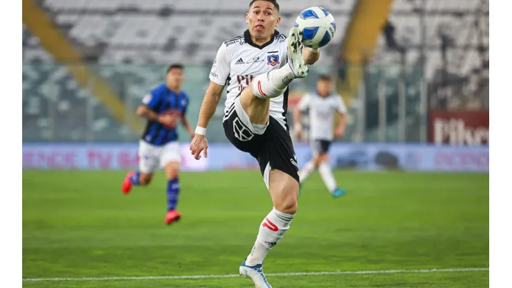 Colo Colo y Óscar Opazo quieren armar un carrete del fútbol ante Unión Española en el Estadio Monumental.