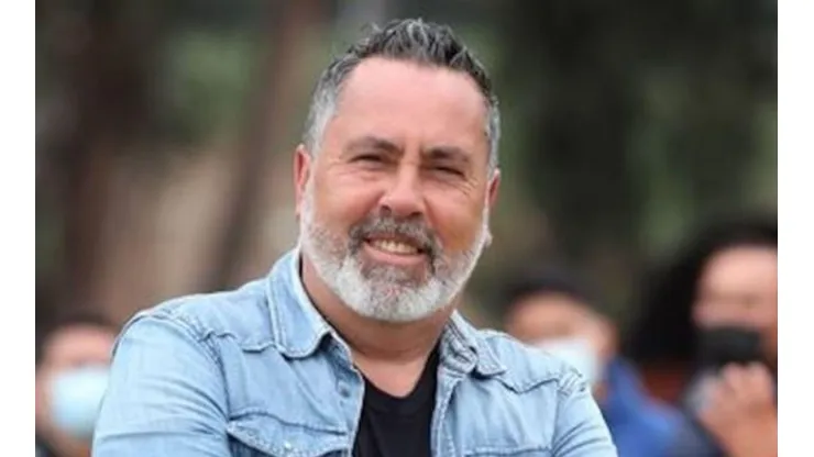 Clark defendió la contratación de Etchevery con todo.