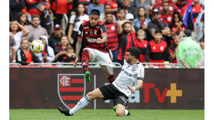 Erick Pulgar realizó un correcto partido en el Flamengo ante el Ceará y la prensa alabó su rendimiento.