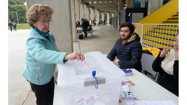 Revisa hasta qué hora puedes ir a votar en el Plebiscito.