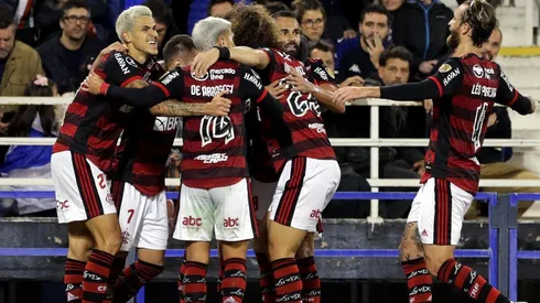 Flamengo con Vidal y Pulgar le da un baile a Vélez e instala pie y medio en la final.