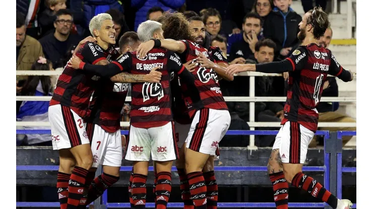 Flamengo con Vidal y Pulgar le da un baile a Vélez e instala pie y medio en la final.