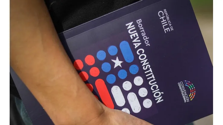 Consulta como descargar la Nueva Constitución.