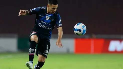 Independiente del Valle tiene en su plantel al lateral chileno Matías Fernández