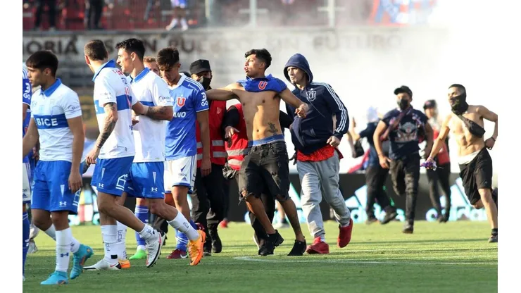 La U arriesga duros castigos tras incidentes en el Clásico Universitario.