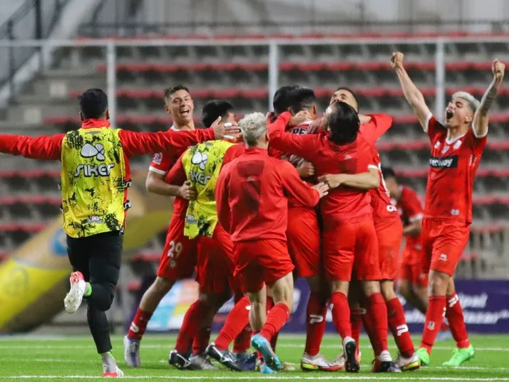 Federico Vilar al fin ve frutos en su pega en Unión La Calera tras vencer a Colo Colo