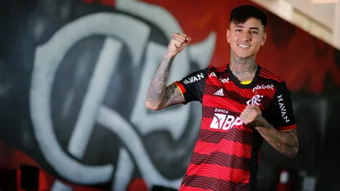 Erick Pulgar debutó en el Flamengo y actuó 12 minutos en la victoria ante el Botafogo en el Brasileirao