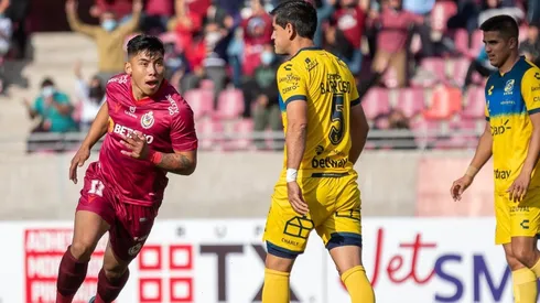 Everton y La Serena se enfrenta en el Estadio Sausalito.