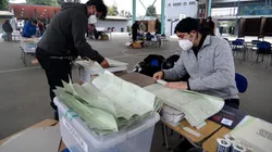 Los vocales de mesa reciben un pago por cumplir con esta función.