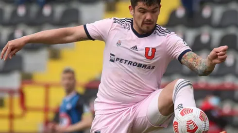 ¡Pasaron siete meses! Luis Casanova suma minutos en amistoso de Universidad de Chile ante la Sub 20 en el CDA