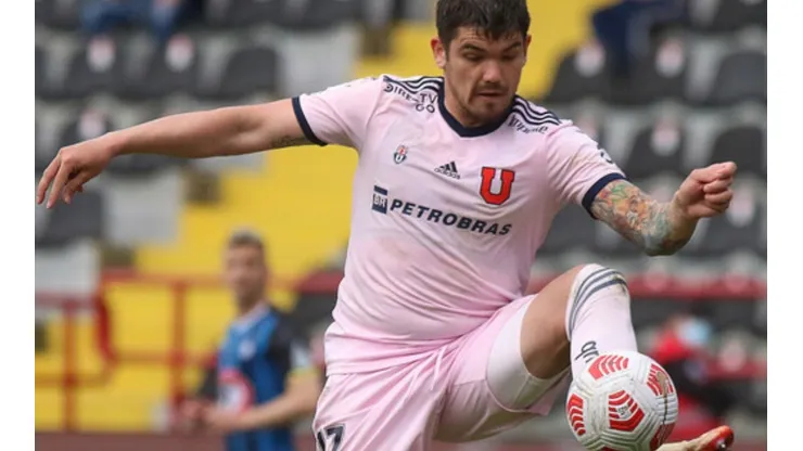 ¡Pasaron siete meses! Luis Casanova suma minutos en amistoso de Universidad de Chile ante la Sub 20 en el CDA