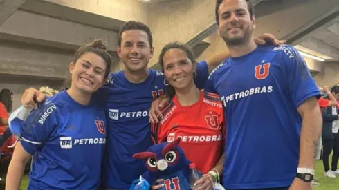 Ocampo junto a su grupo de trabajo en la U.