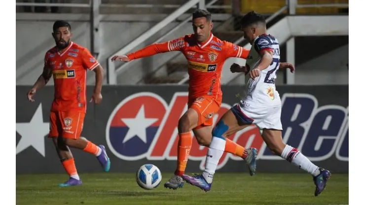 Cobreloa consigue valioso triunfo y le respira de cerca a Magallanes.