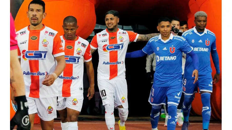 Cristian Chorri Palacios sigue sin mostrar su buen nivel en la Universidad de Chile y fue blanco de críticas por los hinchas