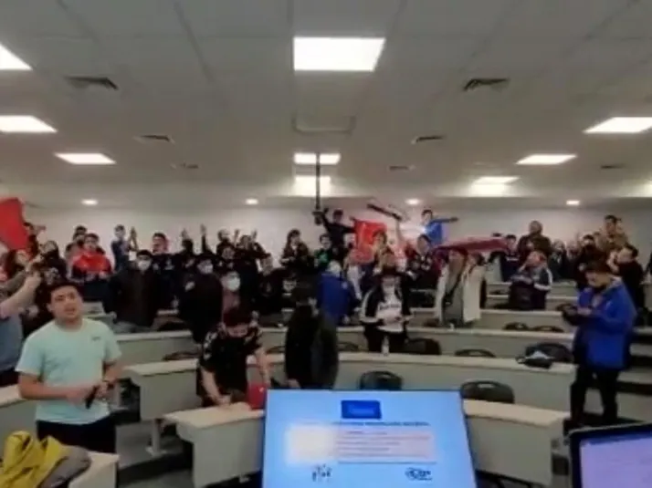 Agrupación "Estudiantes Azules" convoca a una marcha pacífica en contra de Azul Azul