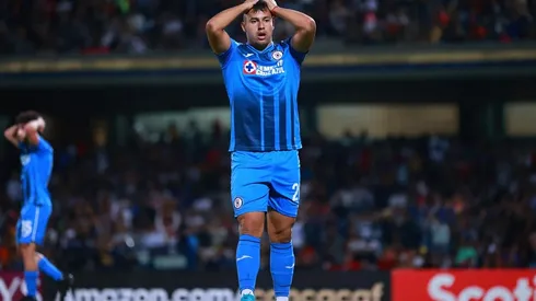 Morales recibió graves insultos por hinchas tras la goleada que sufrió Cruz Azul en el clásico.