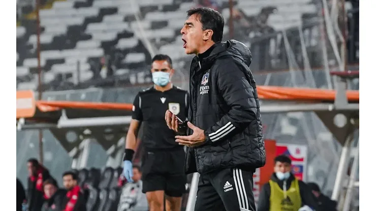 Quinteros sin filtro en eliminación de Colo Colo: “Hay que rezar para que nos dirijan mejor”.