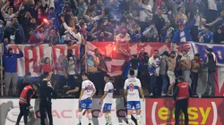 Lamentable: San Carlos se cierra con incidentes, pirotecnia e invasión de hinchas.