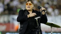 Fallece el reconocido cantante e hincha de Colo Colo, Zalo Reyes.