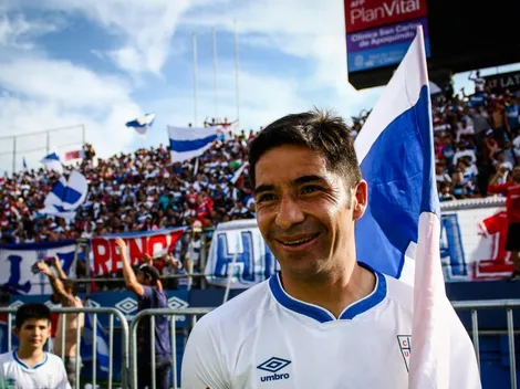 Huaso Álvarez le toca la oreja a Colo Colo en la antesala del cierre de San Carlos