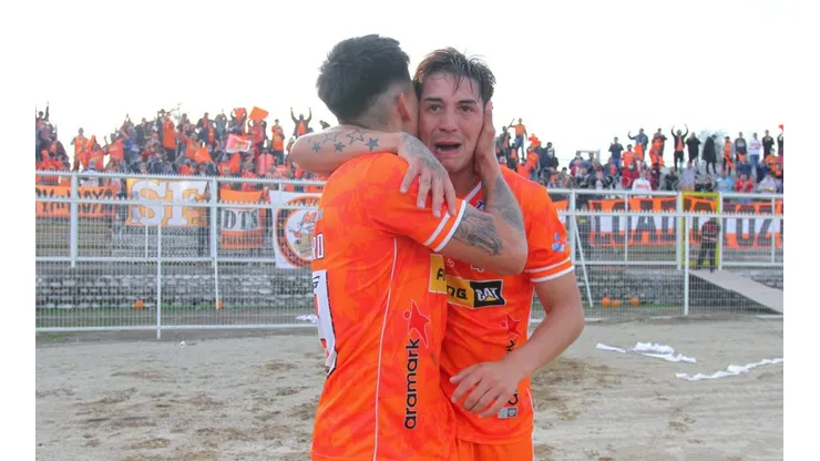 Cobreloa recibe a Santiago Morning en el Estadio Zorros del Desierto.