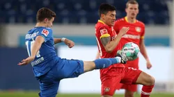 Charles Aránguiz convirtió en la última derrota de Leverkusen frente al Augsburgo.