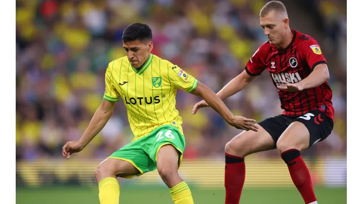 Marcelino Núñez fue titular en la victoria del Norwich City