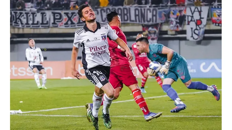 Ñublense le pega primero a Colo Colo y saca ventaja en la ida.
