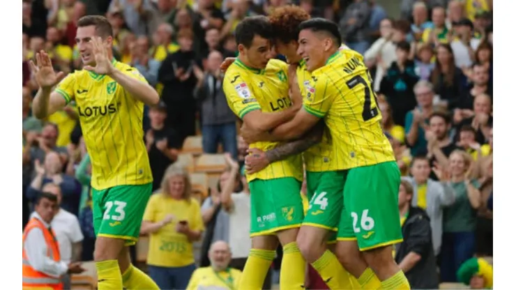 Marcelino Núñez fue titular en la victoria del Norwich City