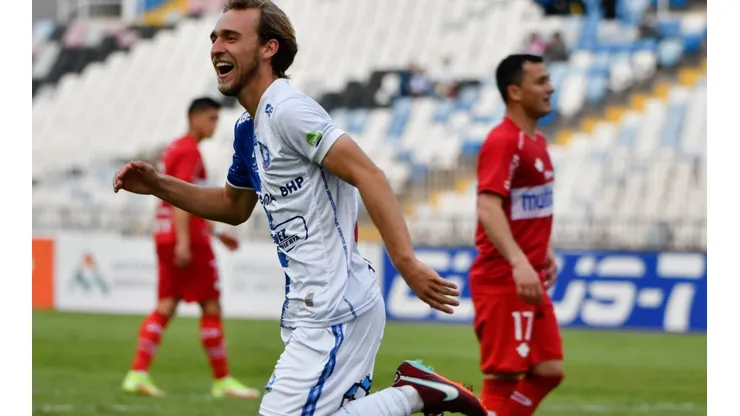 Andrés Souper abrió la ruta para que Antofagasta se quedara con una importante victoria ante Curicó Unido en la Copa Chile