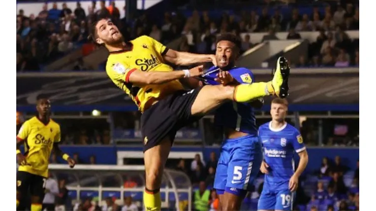 Francisco Sierralta sumó una nueva titularidad en el Watford