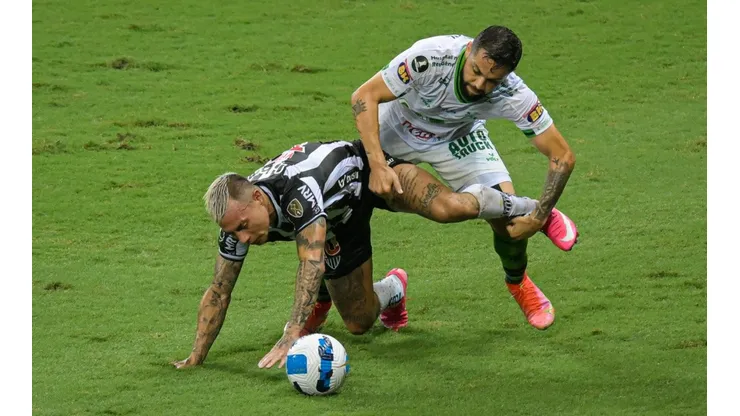 Edu Vargas no lo pasa bien en Brasil y el Atlético Mineiro quiere deshacerse de él lo más pronto posible