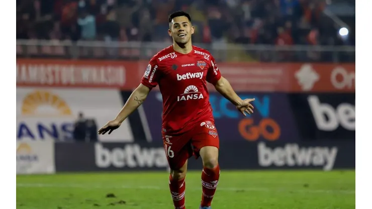 Aseguran que Aravena está en la mira del fútbol belga e inglés.