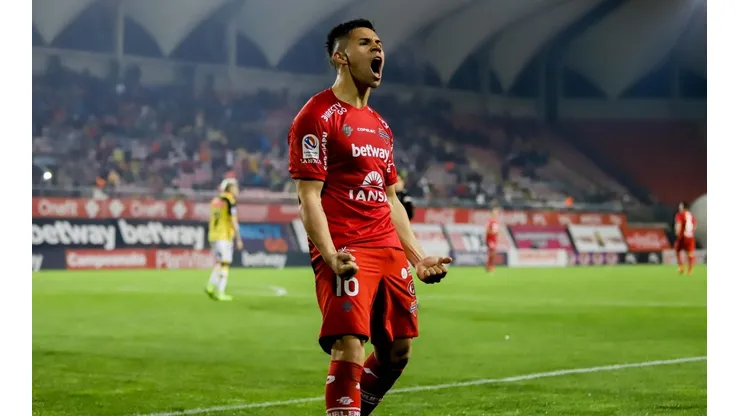El gran presente de Alexander "Monito" Aravena en Ñublense.