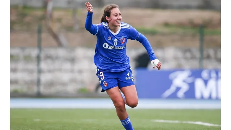 La delantera Sonya Keefe fue una de las goleadoras en el cierre de la fase regular con la camiseta de la Universidad de Chile Femenina