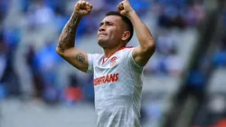 Meneses guía la remontada de Toluca para derrotar a Cruz Azul.