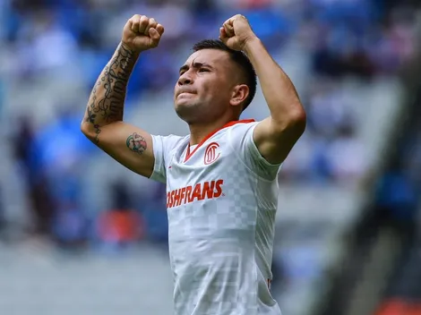 Meneses guía la remontada de Toluca para derrotar a Cruz Azul