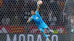 Claudio Bravo no podría jugar en el Betis.